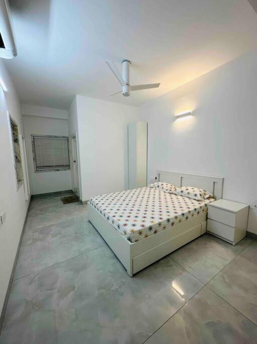White House Sky View Theatre Villa In Gachibowli Екстер'єр фото
