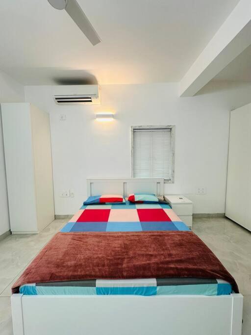 White House Sky View Theatre Villa In Gachibowli Екстер'єр фото