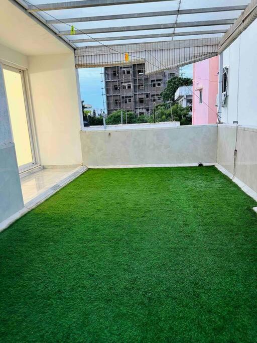 White House Sky View Theatre Villa In Gachibowli Екстер'єр фото